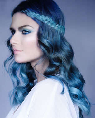 model with blue wavy hairstyle